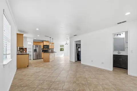 633 Rose Garden Drive #2