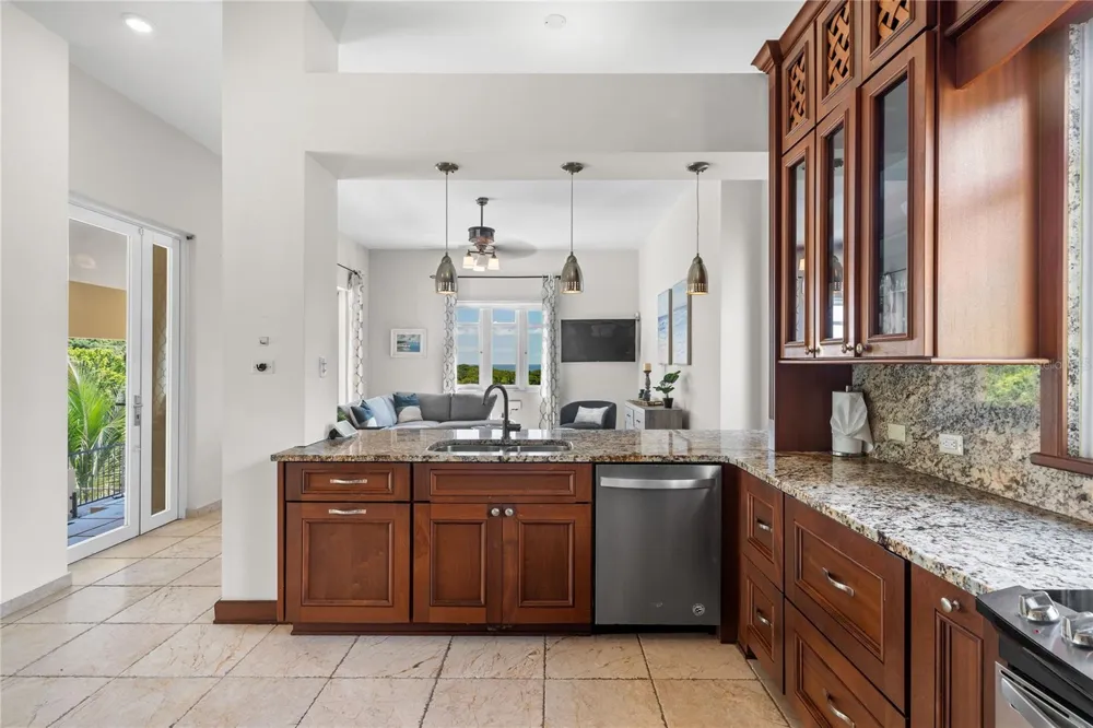 44 COCOLOBA STREET #44 Humacao, PR 00791