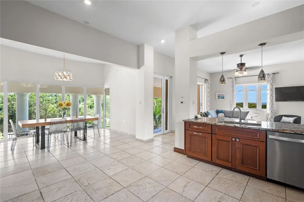 44 COCOLOBA STREET #44 Humacao, PR 00791