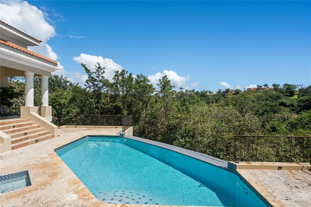 44 COCOLOBA STREET #44 Humacao, PR 00791