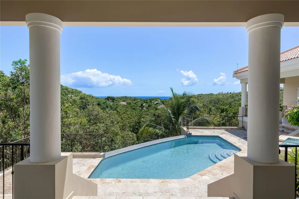 44 COCOLOBA STREET #44 Humacao, PR 00791