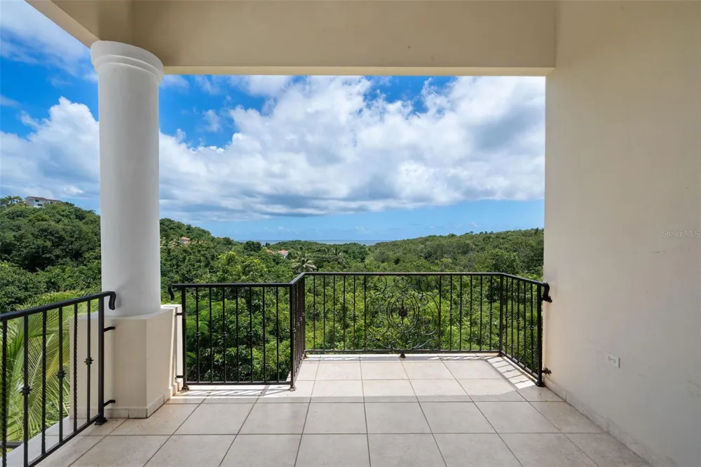 44 COCOLOBA STREET #44 Humacao, PR 00791