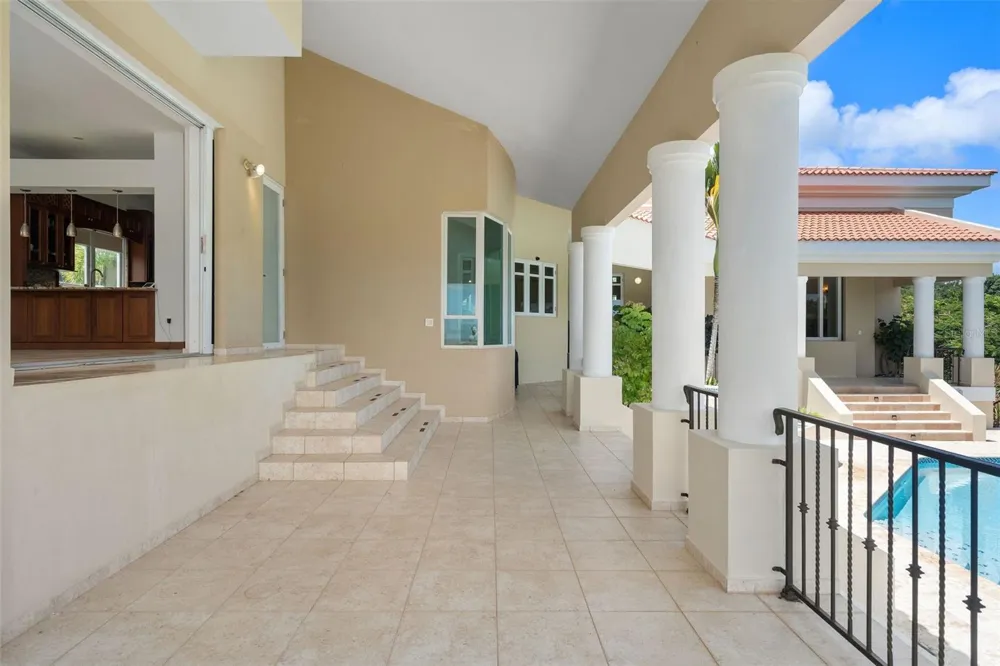 44 COCOLOBA STREET #44 Humacao, PR 00791