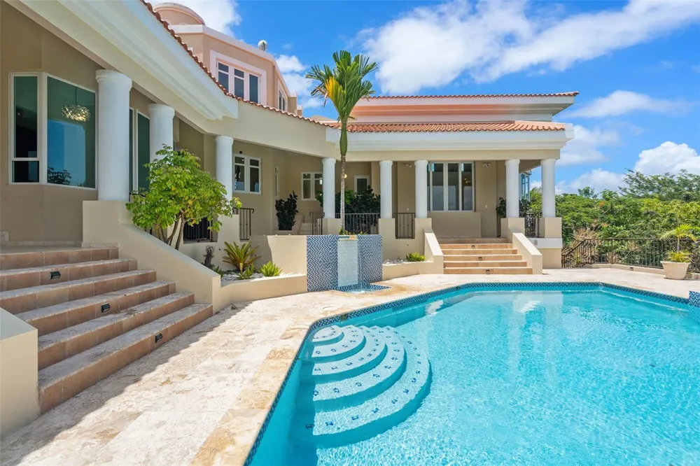 44 COCOLOBA STREET #44 Humacao, PR 00791
