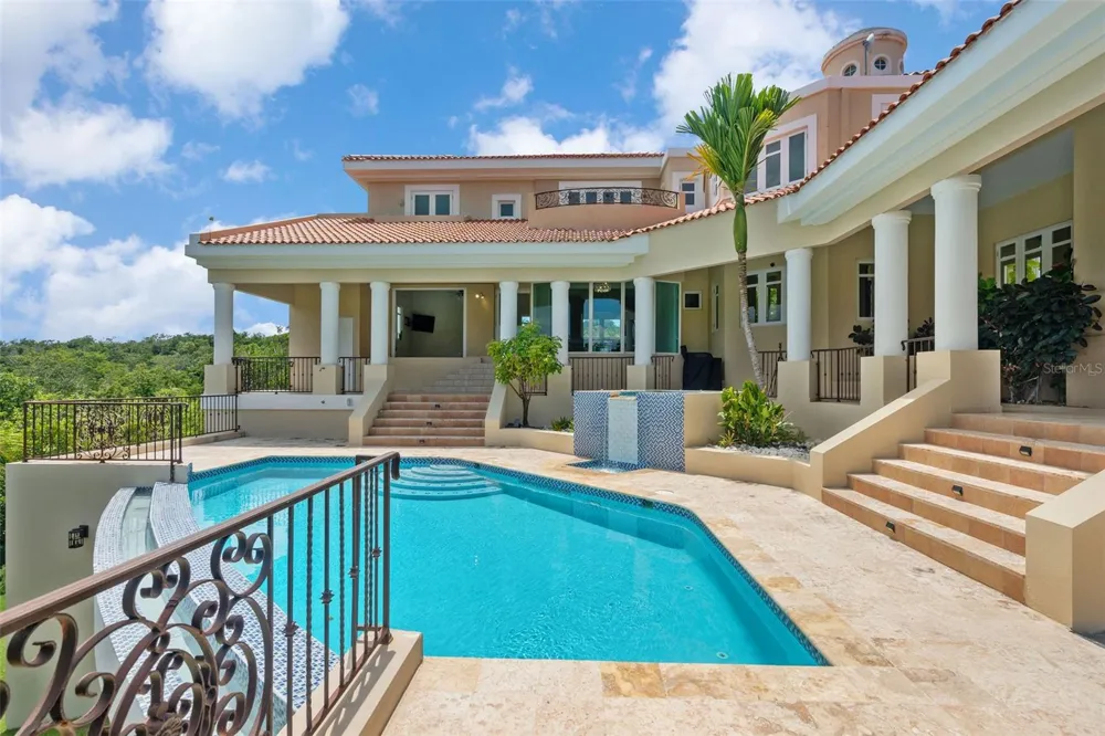 44 COCOLOBA STREET #44 Humacao, PR 00791