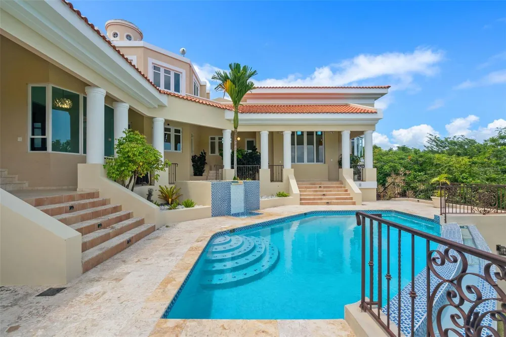 44 COCOLOBA STREET #44 Humacao, PR 00791