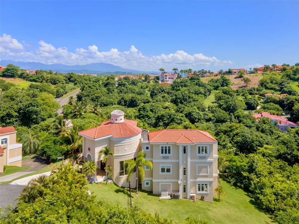 44 COCOLOBA STREET #44 Humacao, PR 00791