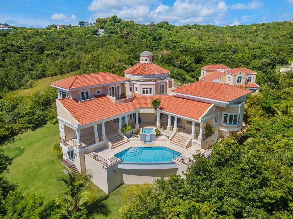 44 COCOLOBA STREET #44 Humacao, PR 00791