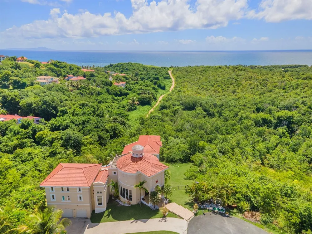 44 COCOLOBA STREET #44 Humacao, PR 00791