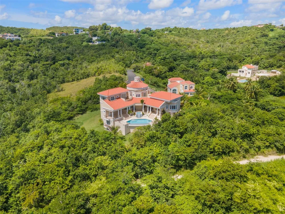 44 COCOLOBA STREET #44 Humacao, PR 00791