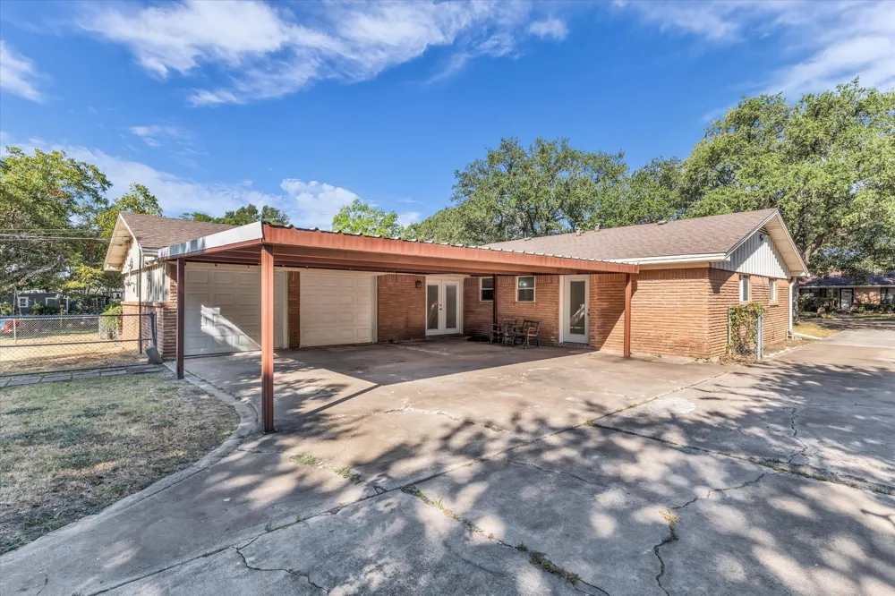 206 Randy Drive Woodway, TX 76712