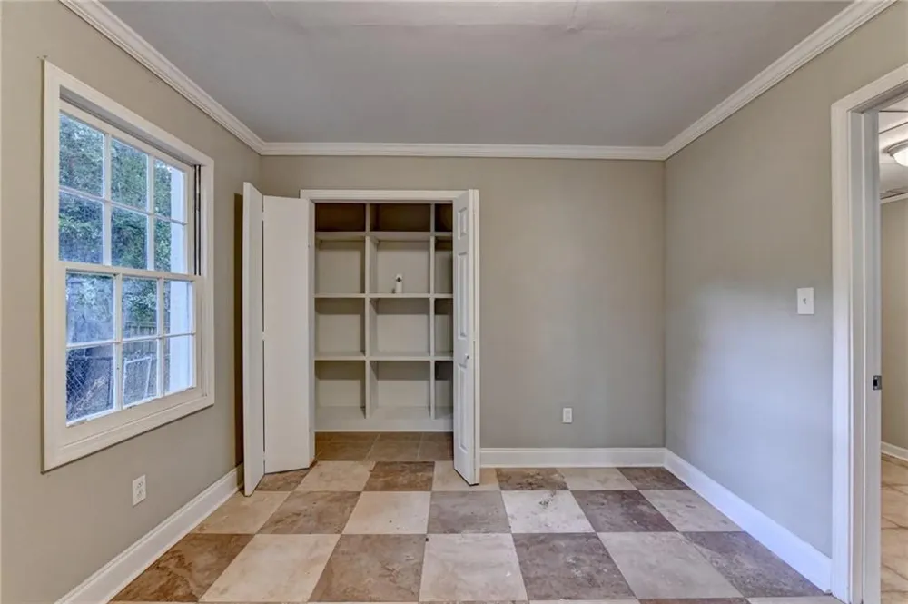 759 Springwood Drive NW Lilburn, GA 30047
