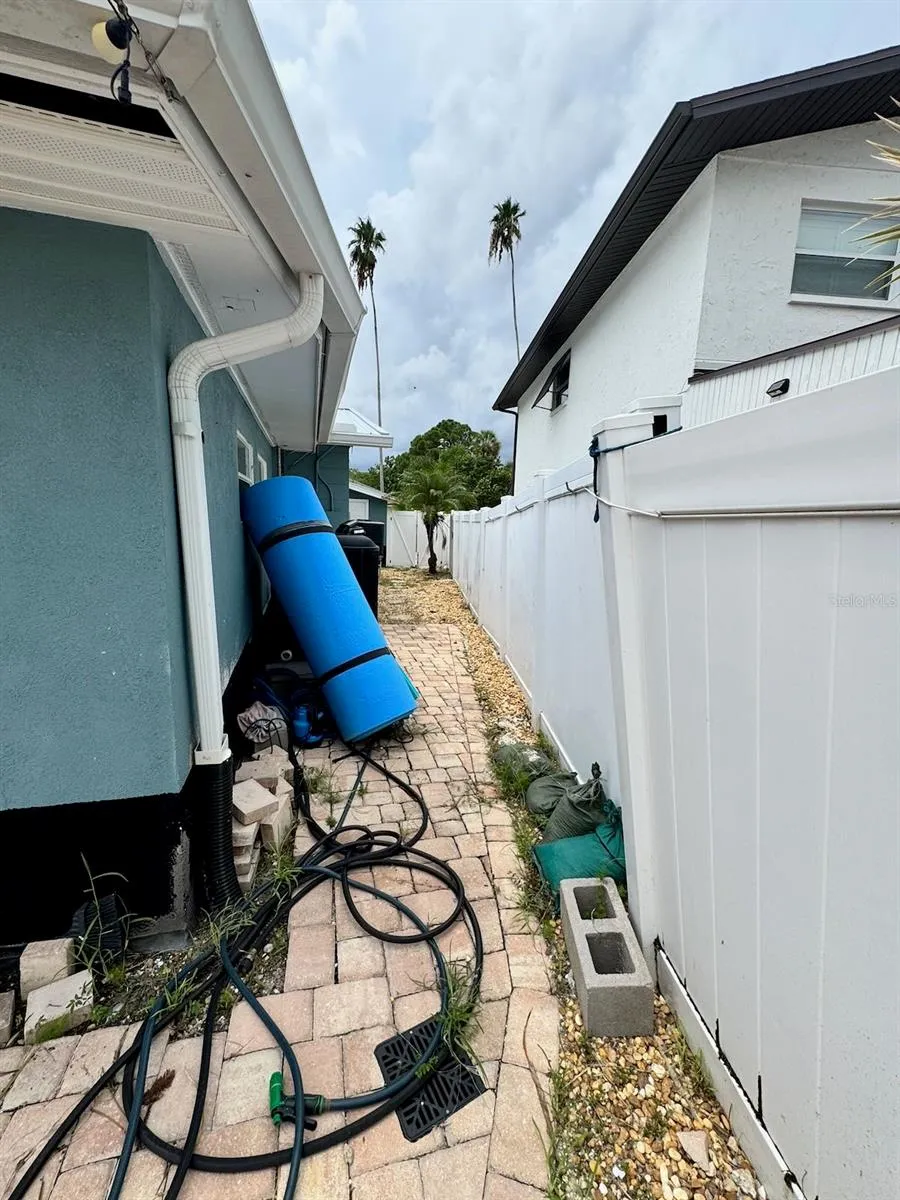 5451 BAYOU GRANDE BOULEVARD NE St Petersburg, FL 33703