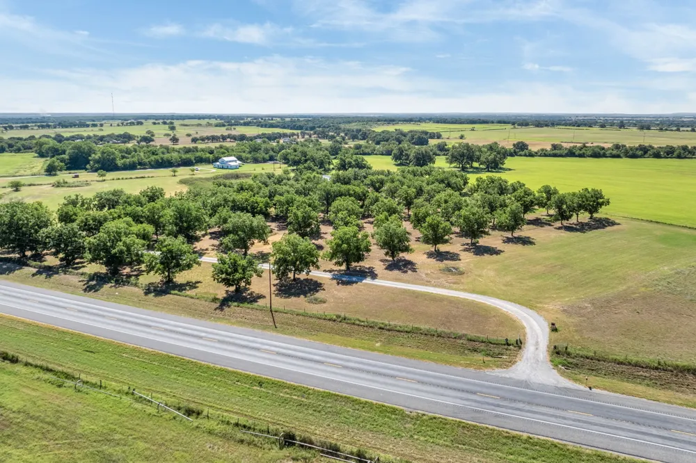 5787 HWY 377/67 Highway Comanche, TX 76442