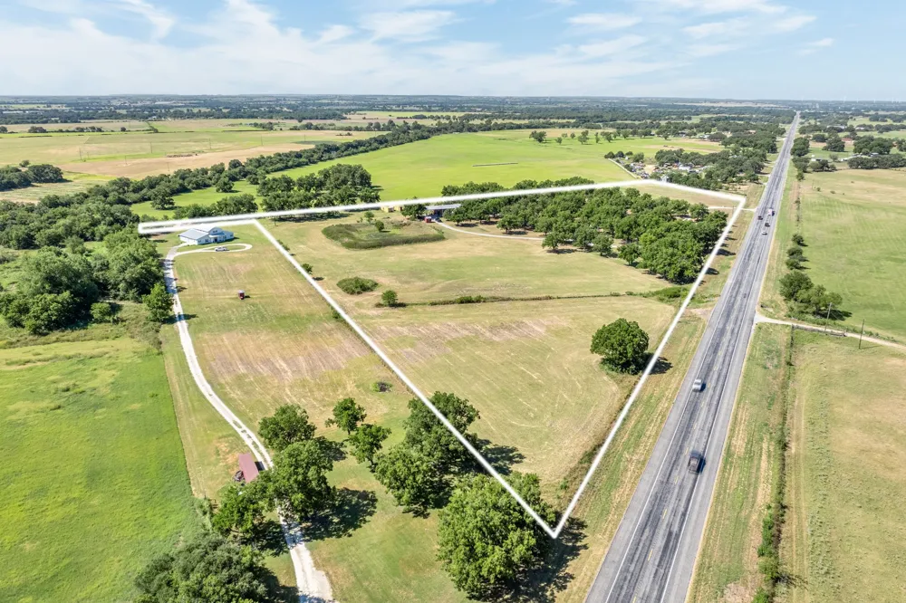 5787 HWY 377/67 Highway Comanche, TX 76442