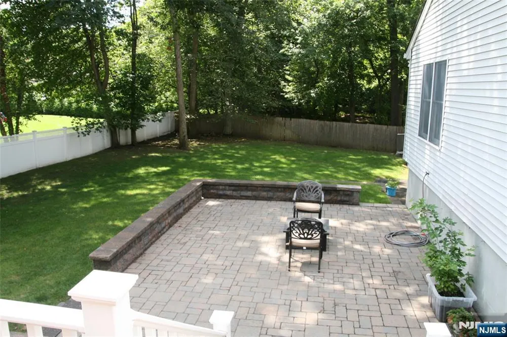 452 Glendale Road Wyckoff, NJ 07481