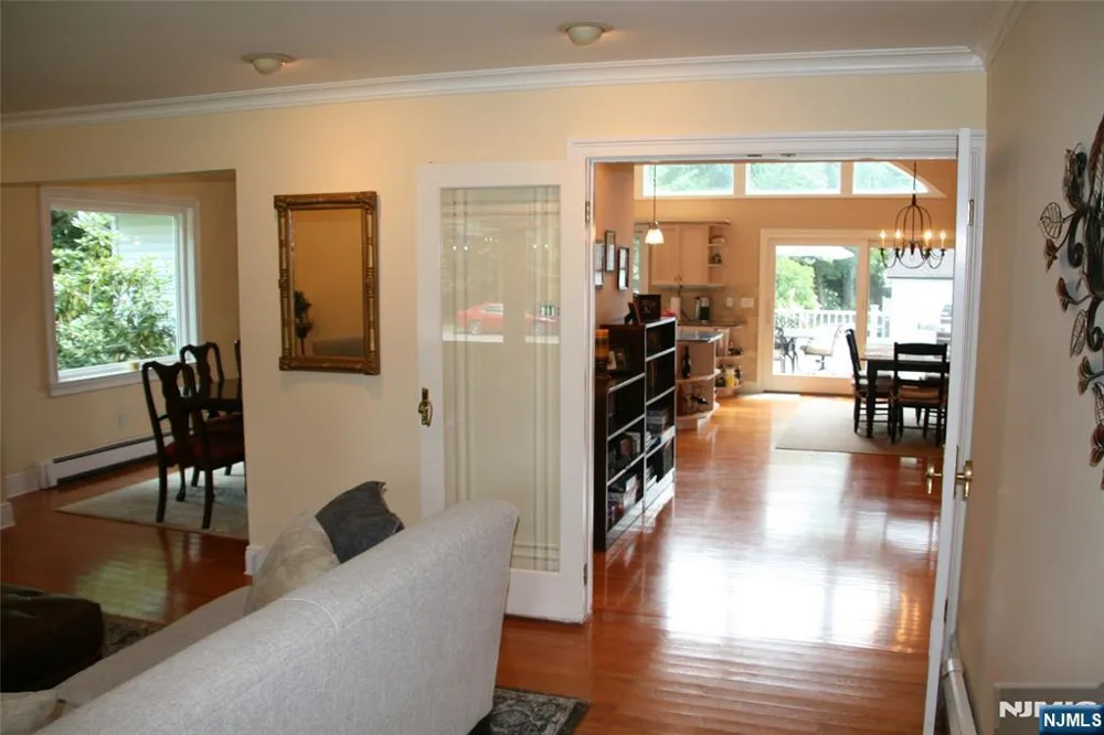 452 Glendale Road Wyckoff, NJ 07481