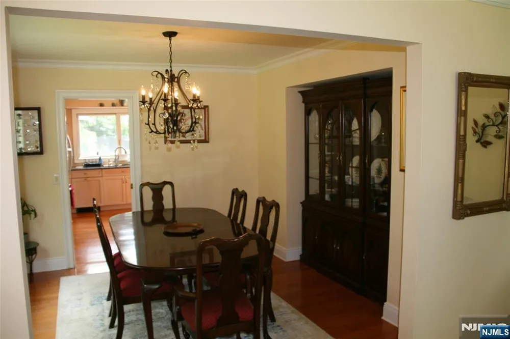 452 Glendale Road Wyckoff, NJ 07481