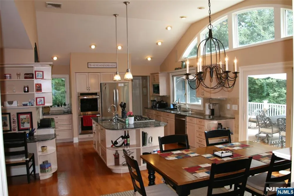 452 Glendale Road Wyckoff, NJ 07481