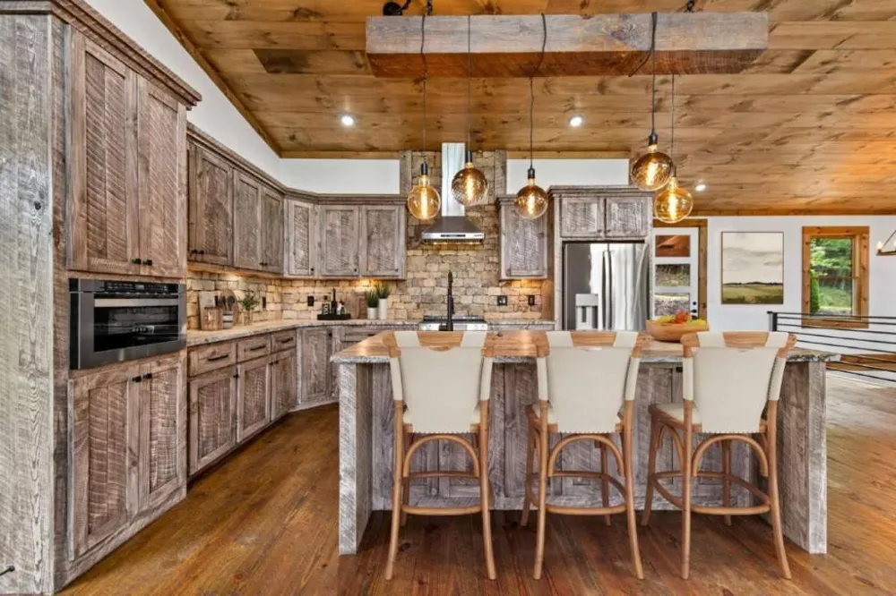65 Wolf Creek Heights Mineral Bluff, GA 30559