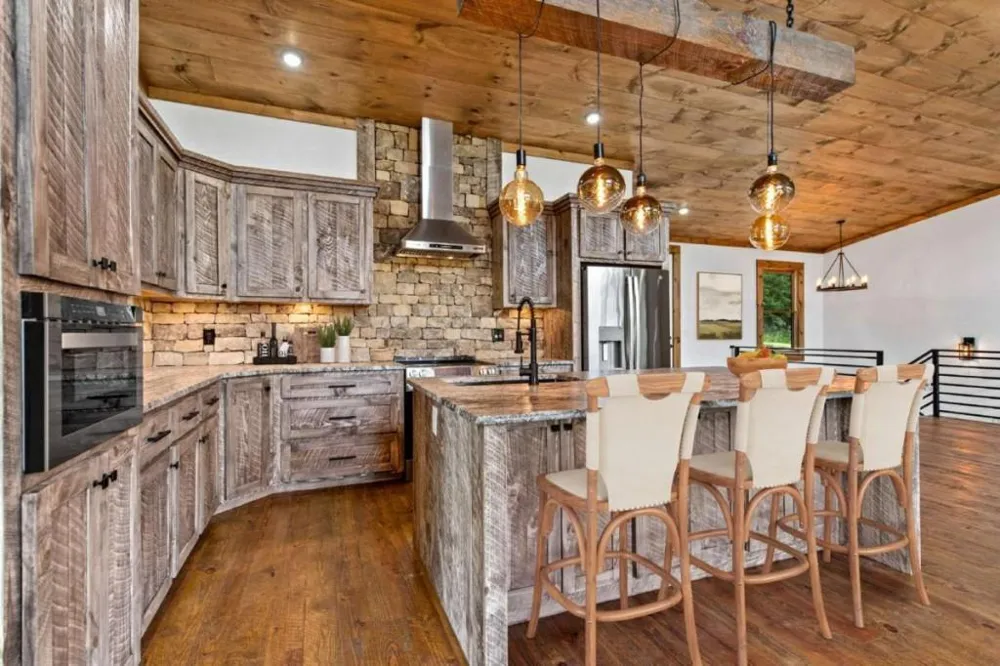 65 Wolf Creek Heights Mineral Bluff, GA 30559