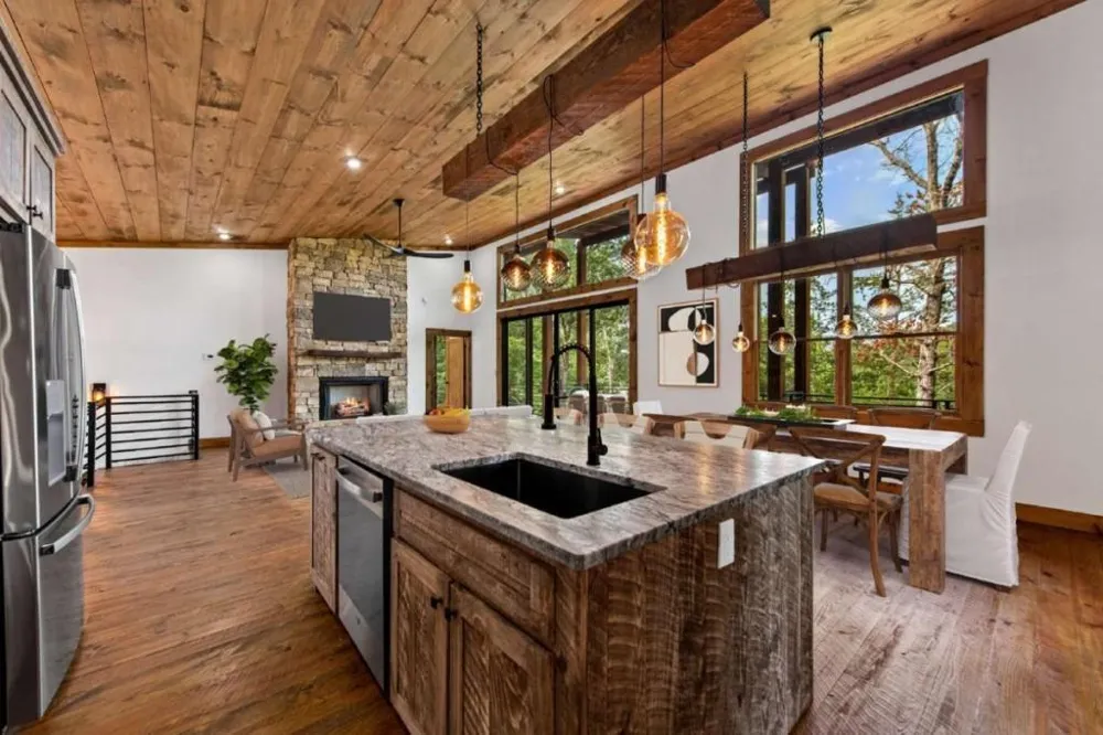 65 Wolf Creek Heights Mineral Bluff, GA 30559