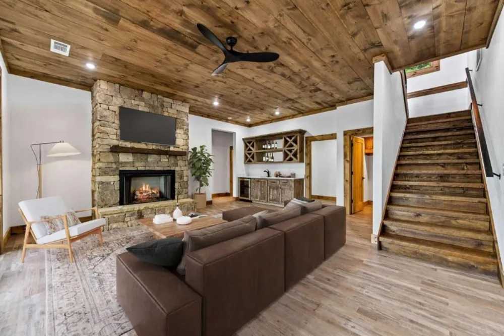 65 Wolf Creek Heights Mineral Bluff, GA 30559
