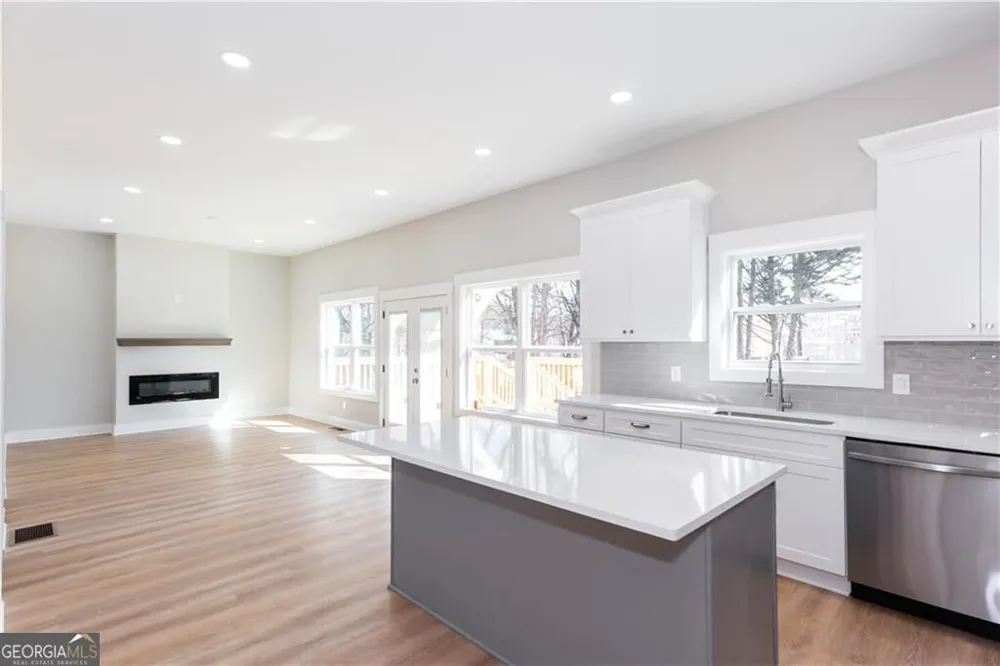 3286 Bachelor ST East Point, GA 30344