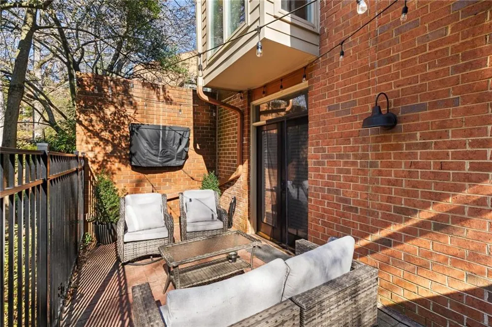 63 Willow Glen Atlanta, GA 30342