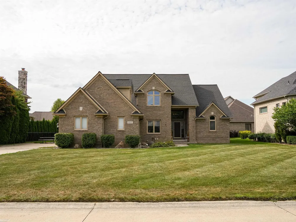 49571 Compass Point Drive Chesterfield Township, MI 48047