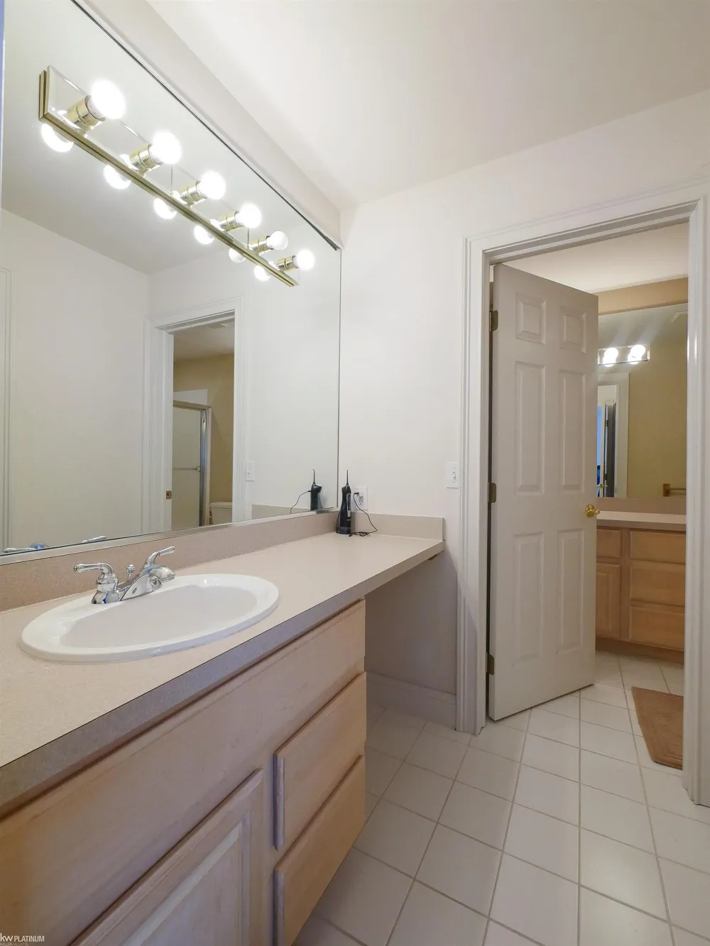 49571 Compass Point Drive Chesterfield Township, MI 48047