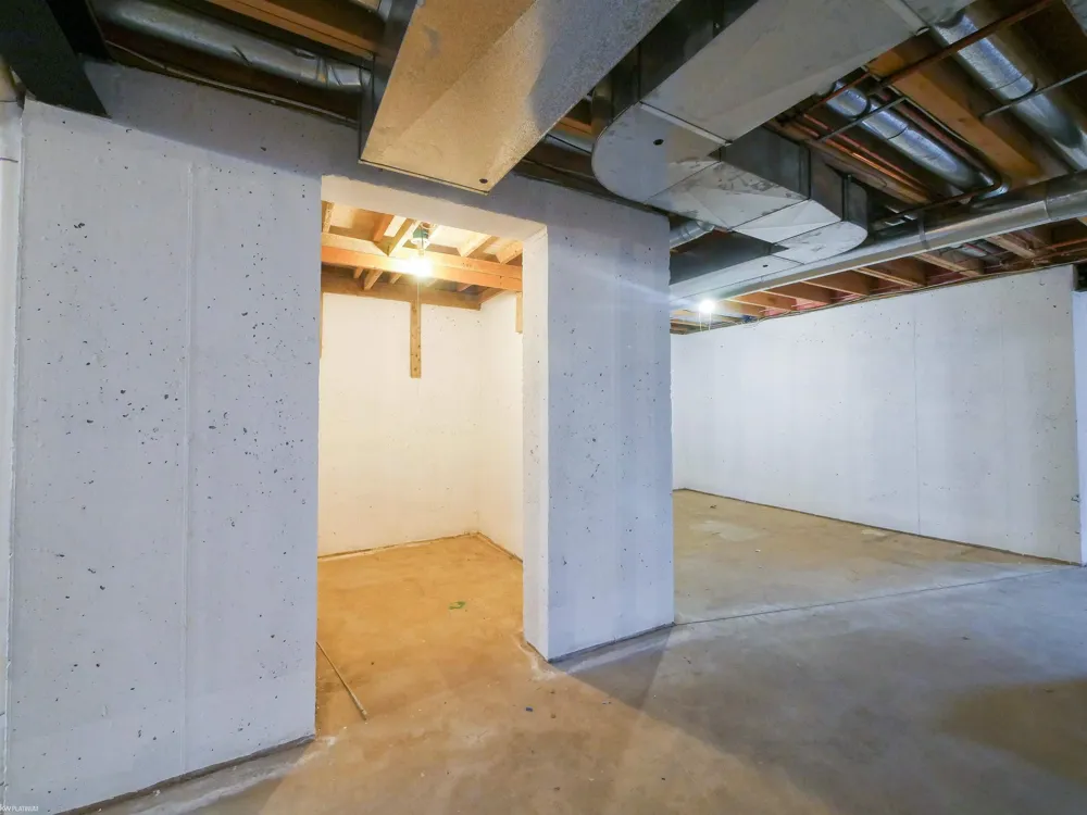 49571 Compass Point Drive Chesterfield Township, MI 48047