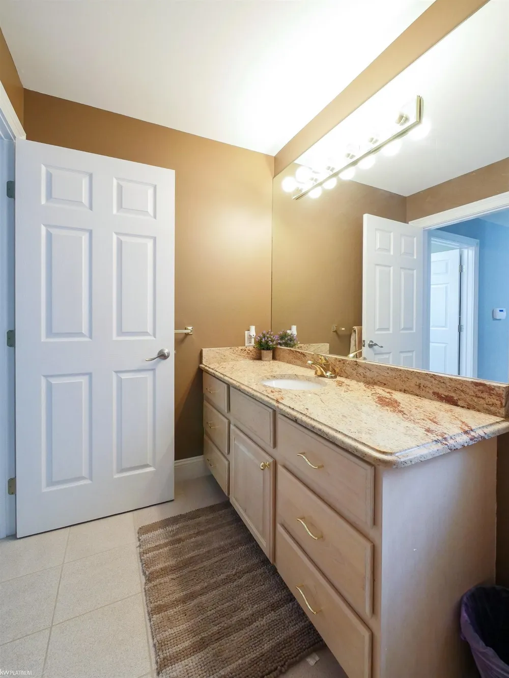 49571 Compass Point Drive Chesterfield Township, MI 48047