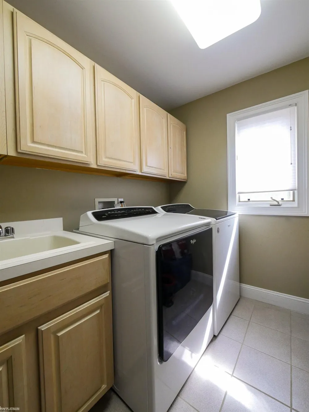 49571 Compass Point Drive Chesterfield Township, MI 48047