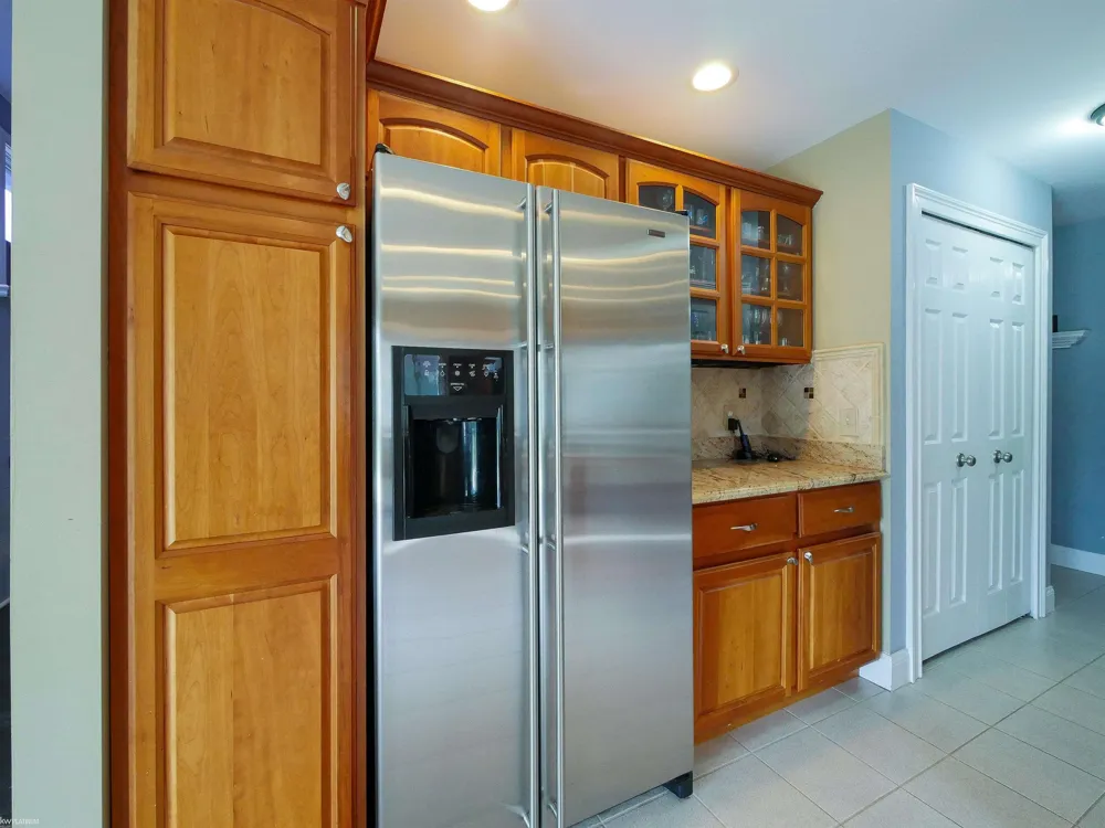 49571 Compass Point Drive Chesterfield Township, MI 48047