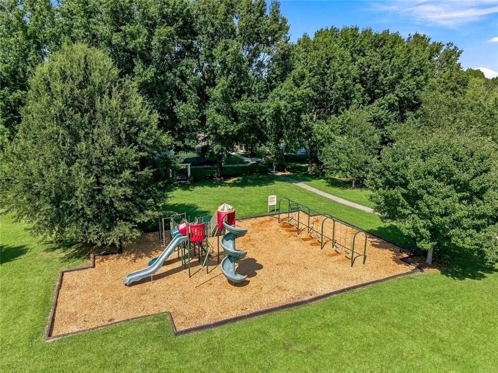 1044 Meadow Club Court Suwanee, GA 30024