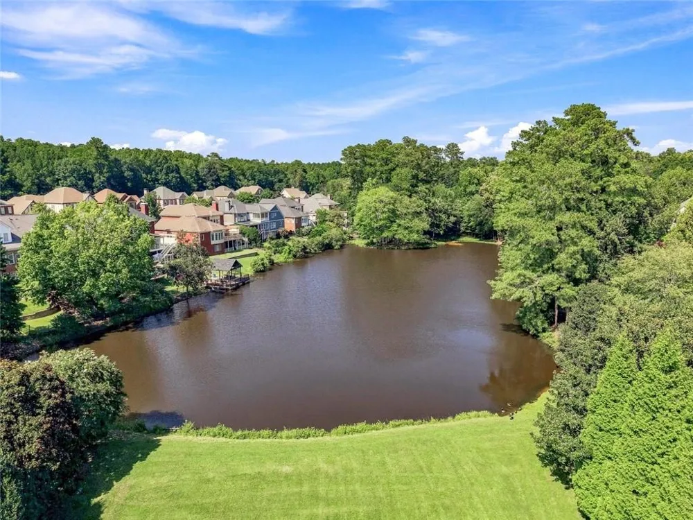 1044 Meadow Club Court Suwanee, GA 30024