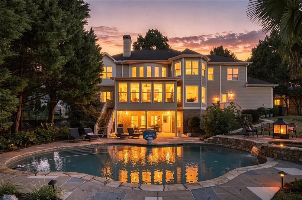 1044 Meadow Club Court Suwanee, GA 30024