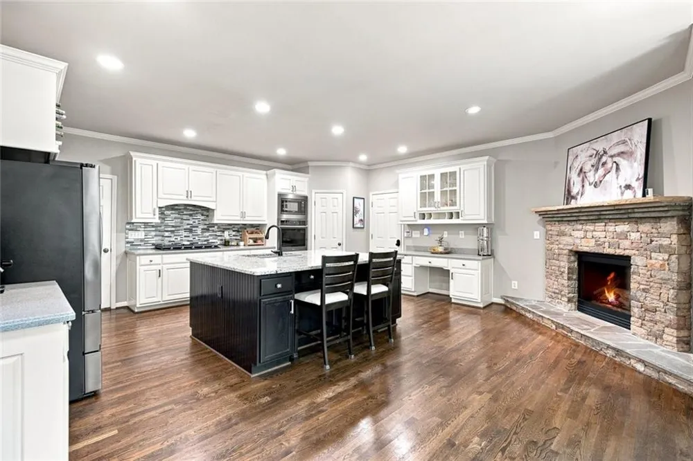 1044 Meadow Club Court Suwanee, GA 30024
