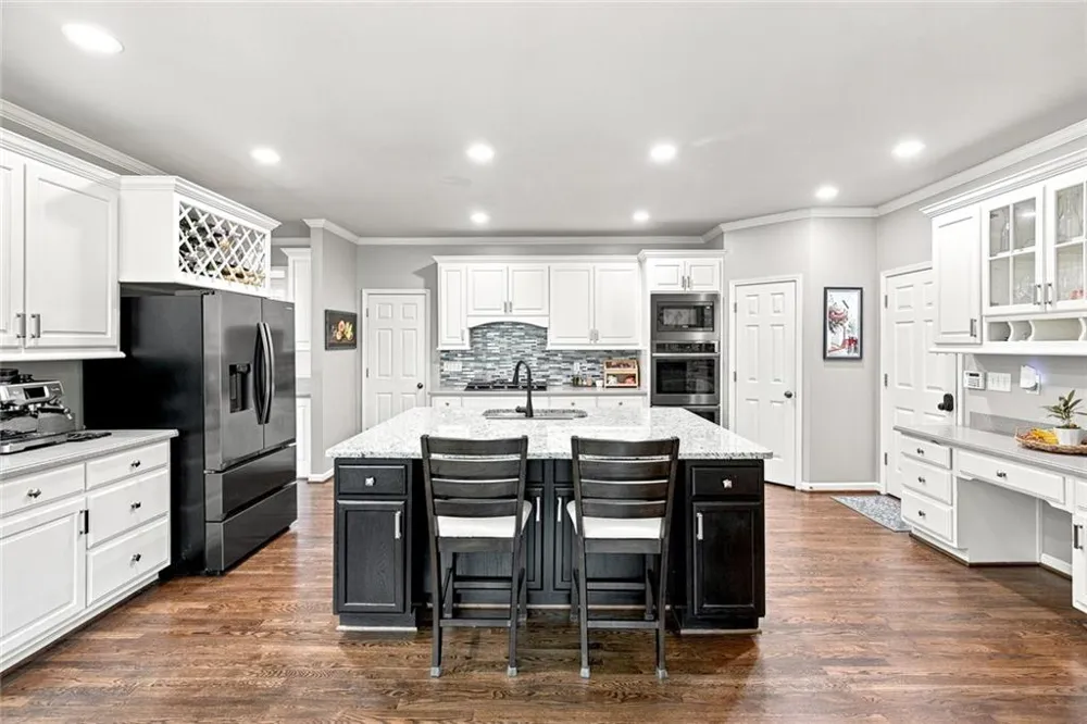 1044 Meadow Club Court Suwanee, GA 30024