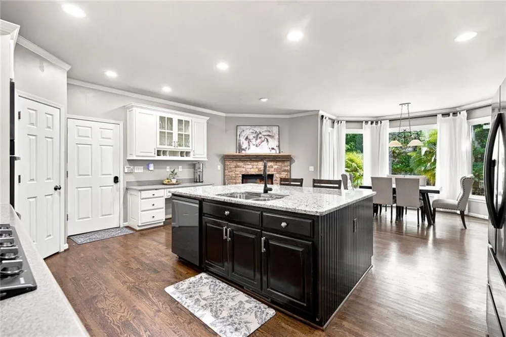 1044 Meadow Club Court Suwanee, GA 30024