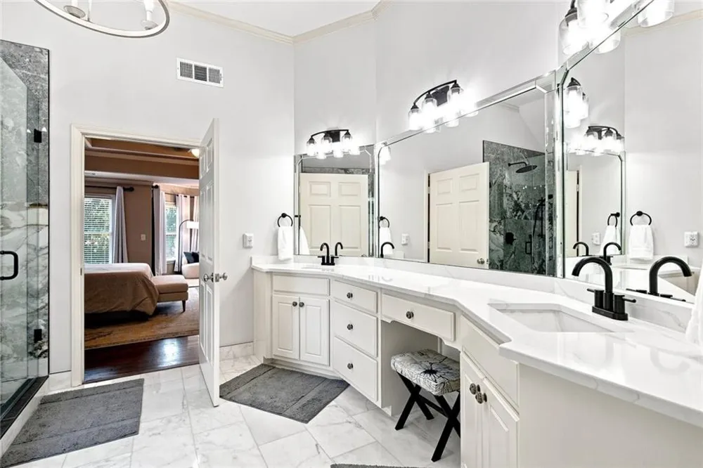 1044 Meadow Club Court Suwanee, GA 30024