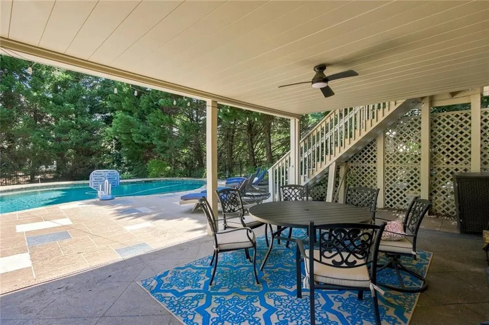 1044 Meadow Club Court Suwanee, GA 30024