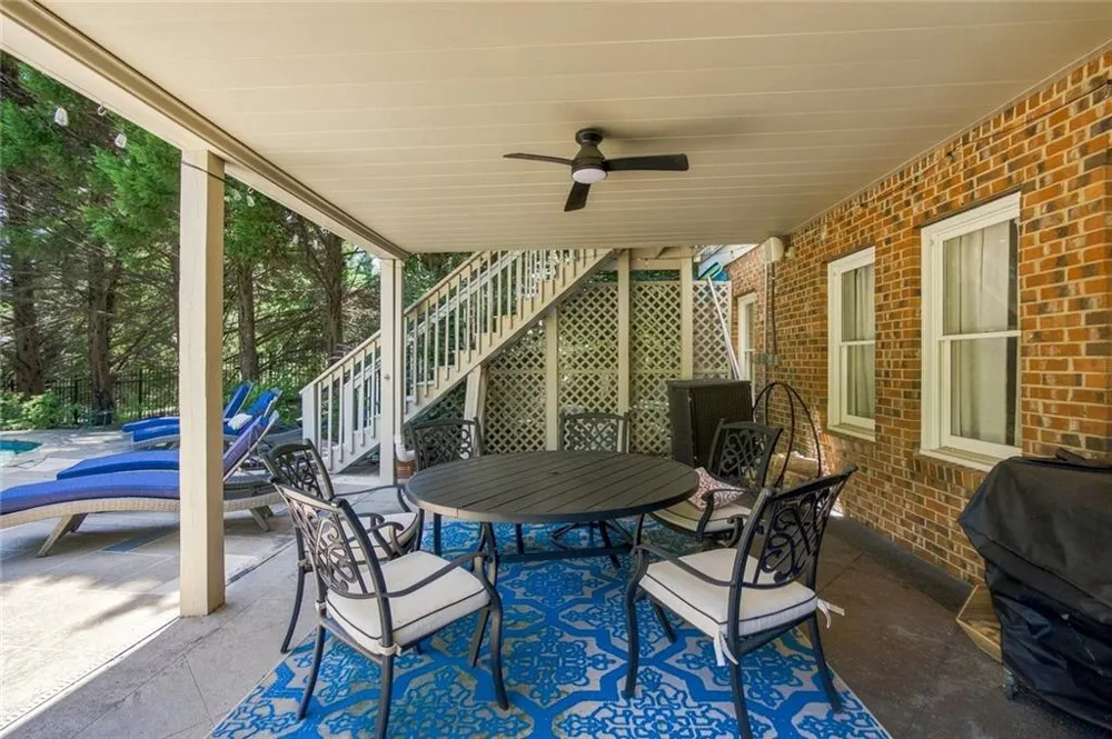 1044 Meadow Club Court Suwanee, GA 30024