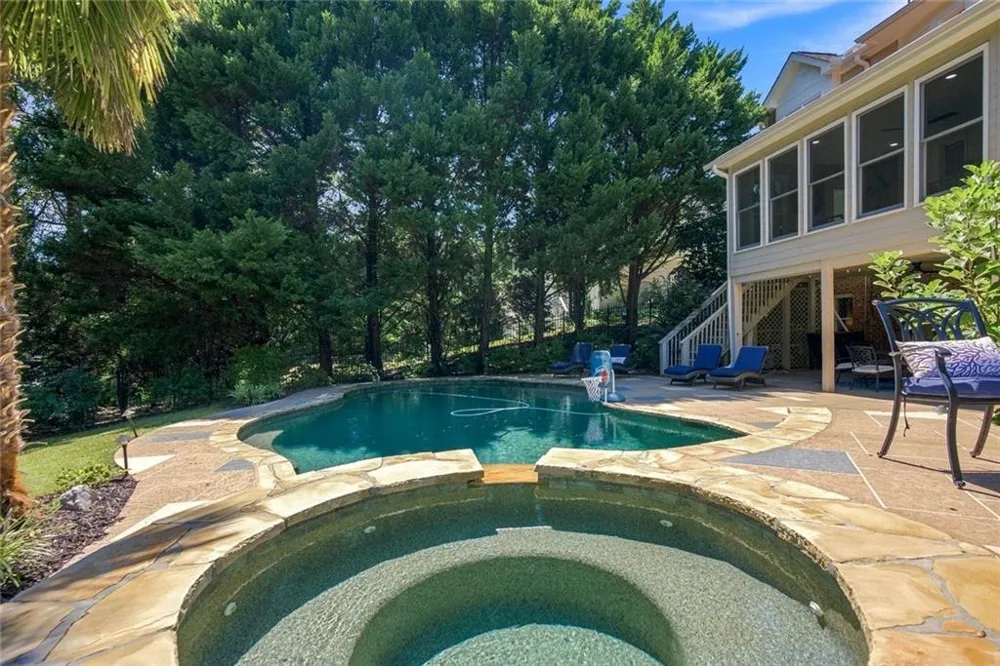 1044 Meadow Club Court Suwanee, GA 30024