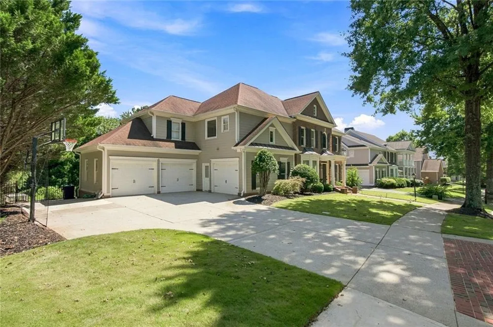 1044 Meadow Club Court Suwanee, GA 30024
