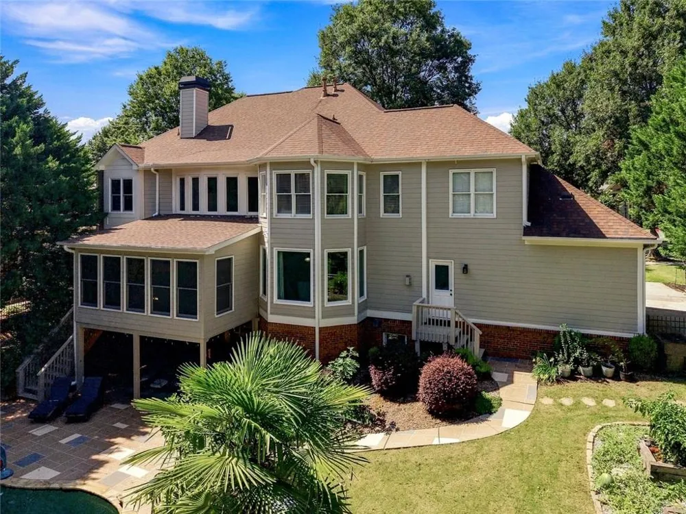 1044 Meadow Club Court Suwanee, GA 30024