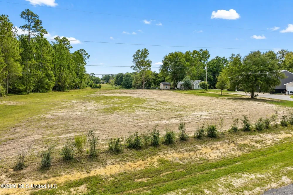 Twin Lakes Drive Saucier, MS 39574