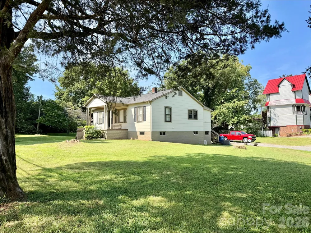 371 Sulphur Springs Road Hiddenite, NC 28636