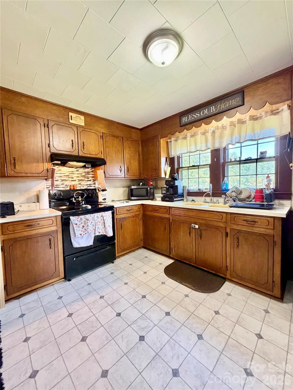 371 Sulphur Springs Road Hiddenite, NC 28636